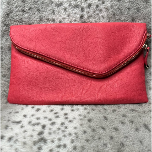 Large Coral Clutch w/Removable Chain - Picture 1 of 7